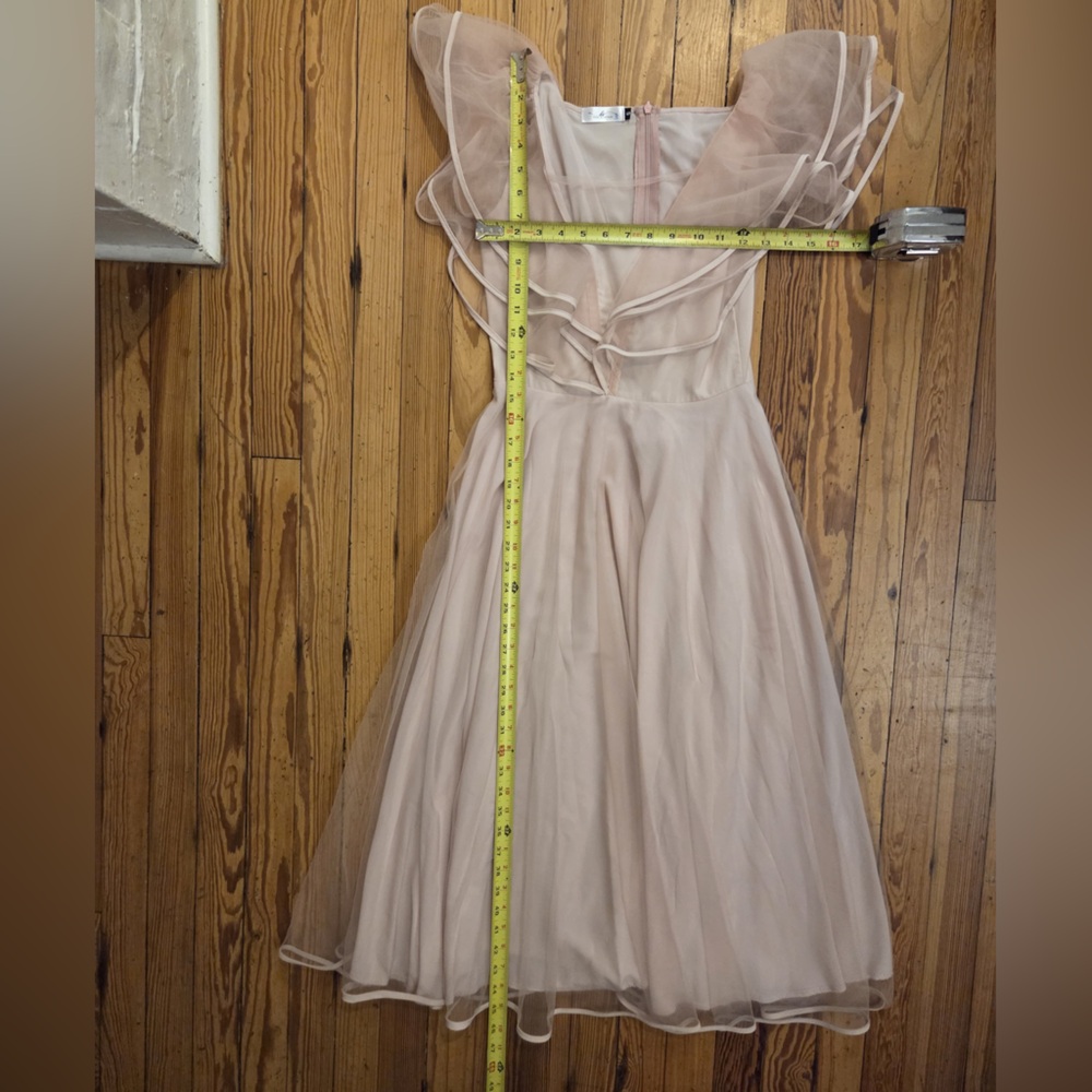 Ruffled Sleeve Vintage Style Elegant Cream MIDI Dress! - Picture 2 of 4